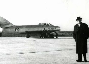 Marcel Dassault posant devant un Mystère IV.  Photo © Dassault Aviation ‐ DR