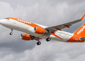 © easyJet