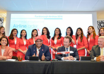 La cérémonie de signature du contrat A321neo d'AirAsia au salon de Farnborough © Airbus