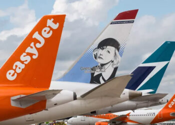 © easyJet