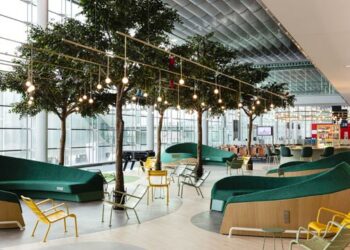 Nouvelle salle d'embarquement au hall L du terminal 2E de Paris CDG © Groupe ADP