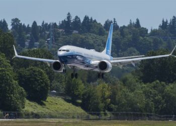 Le premier Boeing 737-10 à l'issue de son vol inaugural en 2021. © Boeing